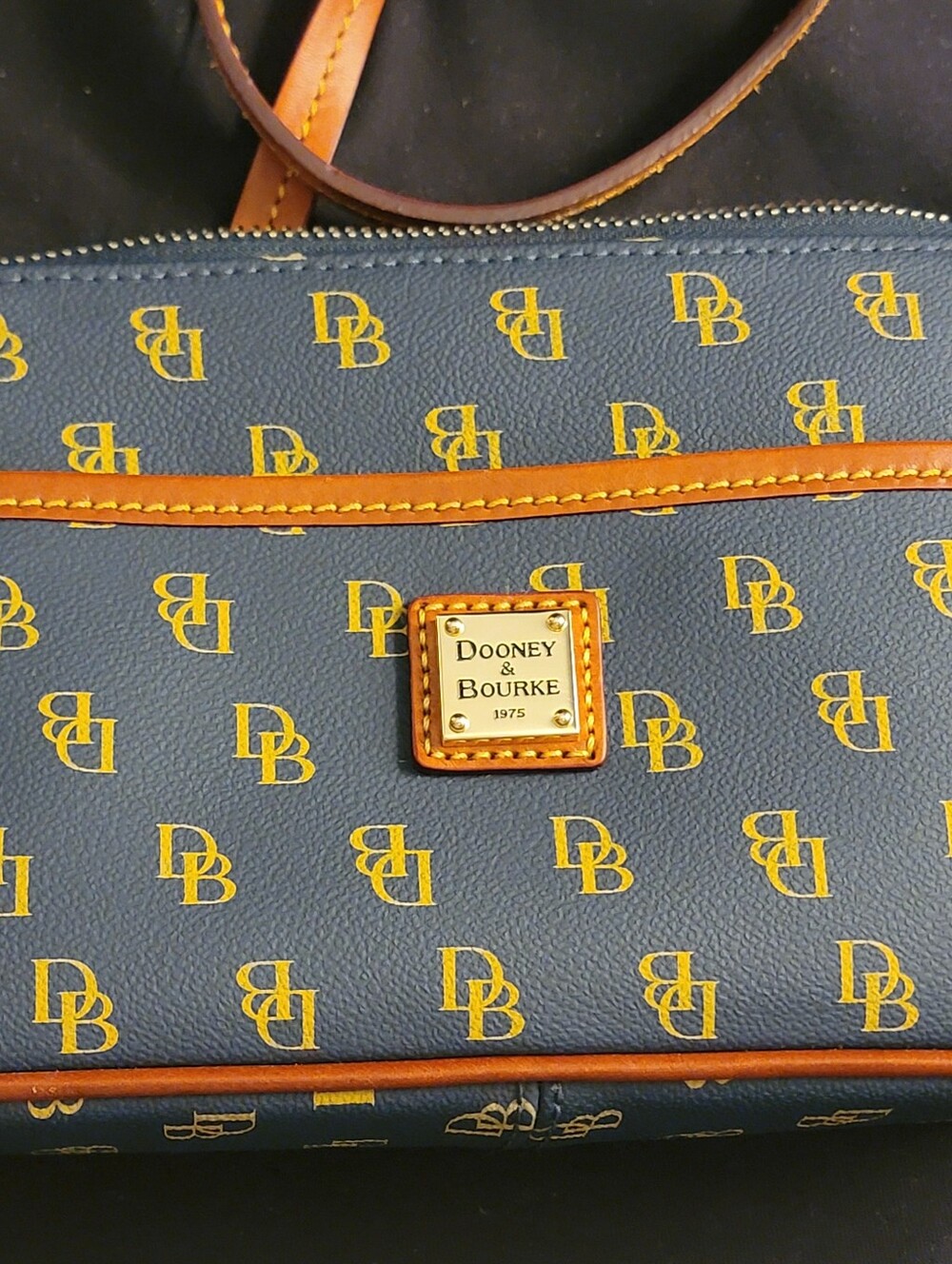 Dooney And Bourke Gretta Crossbody Bag